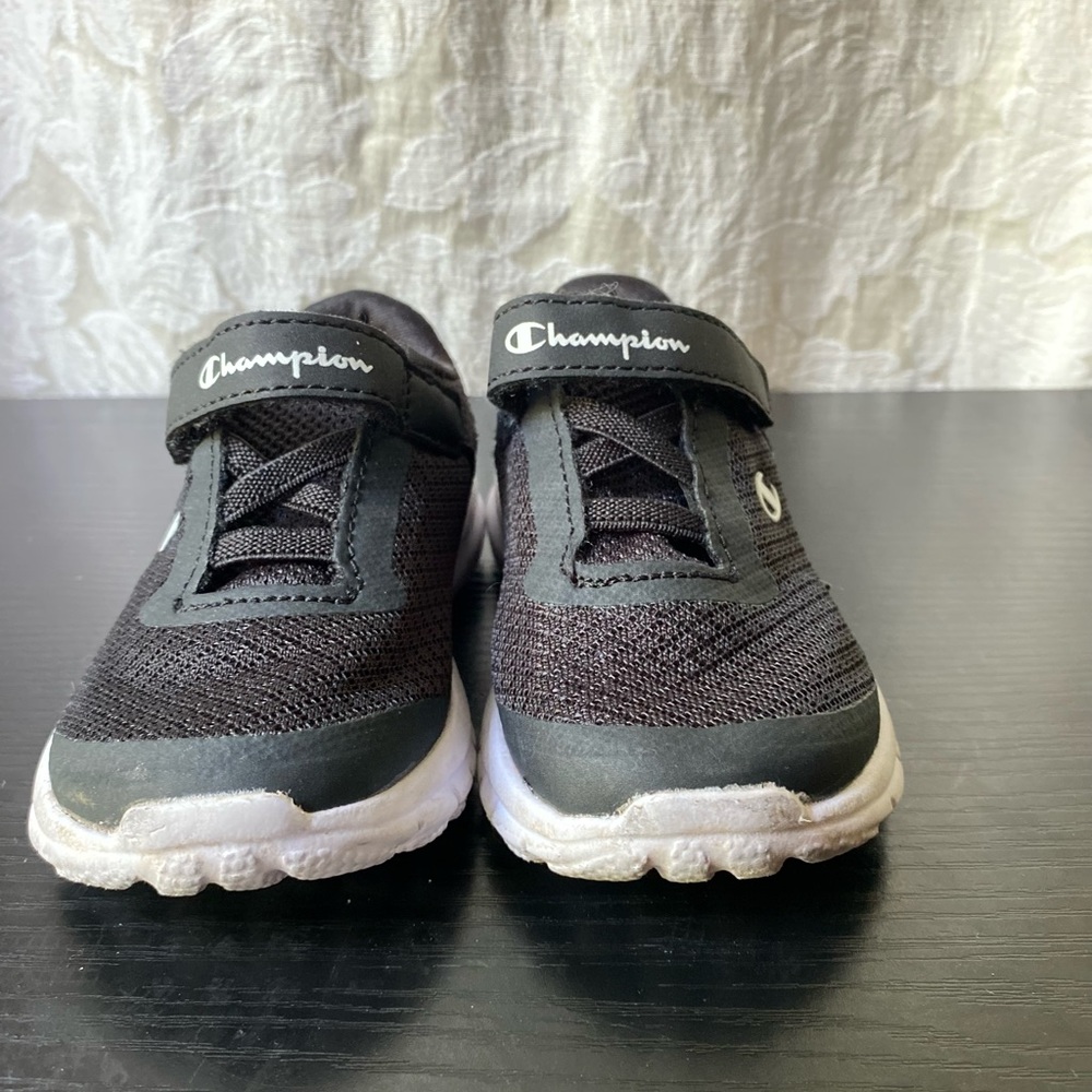 Champion sneakers Baby size 5 1/2